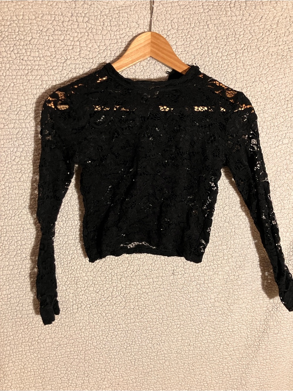 Black Lace Long-Sleeve Crop Top